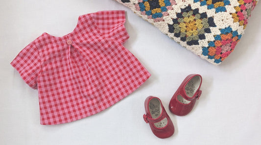 Patron couture Rakel pour bébé, décliné en blouse et robe, modèle élégant et confortable à coudre en PDF.