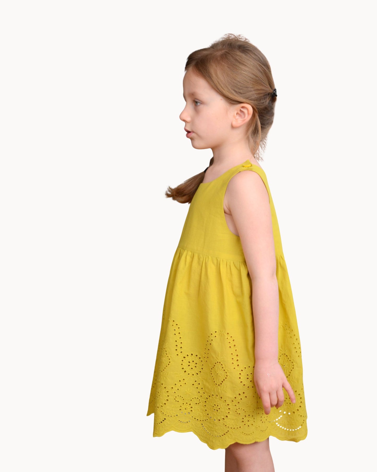 Robe froncée fille Poppy cousue en coton – patron couture fille facile