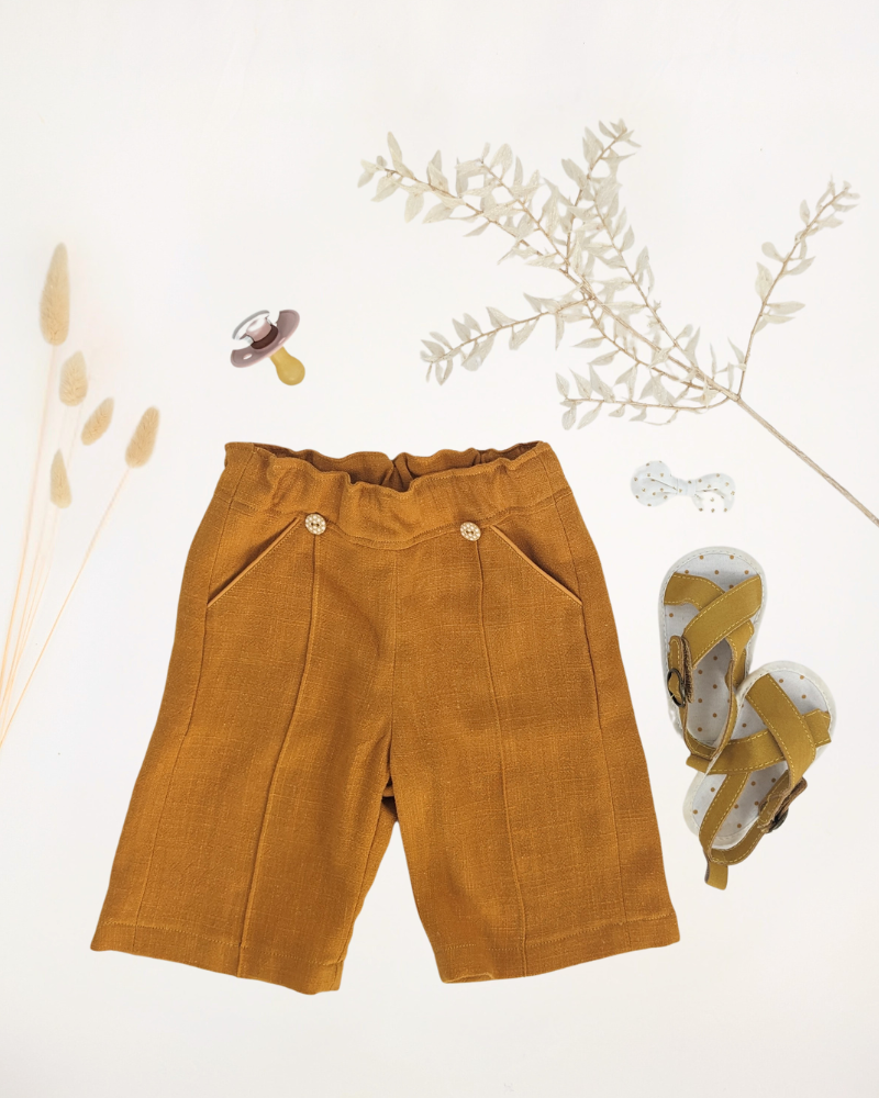 Pantalon droit pour bébé avec poches italiennes et taille élastiquée, modèle confortable et facile à coudre