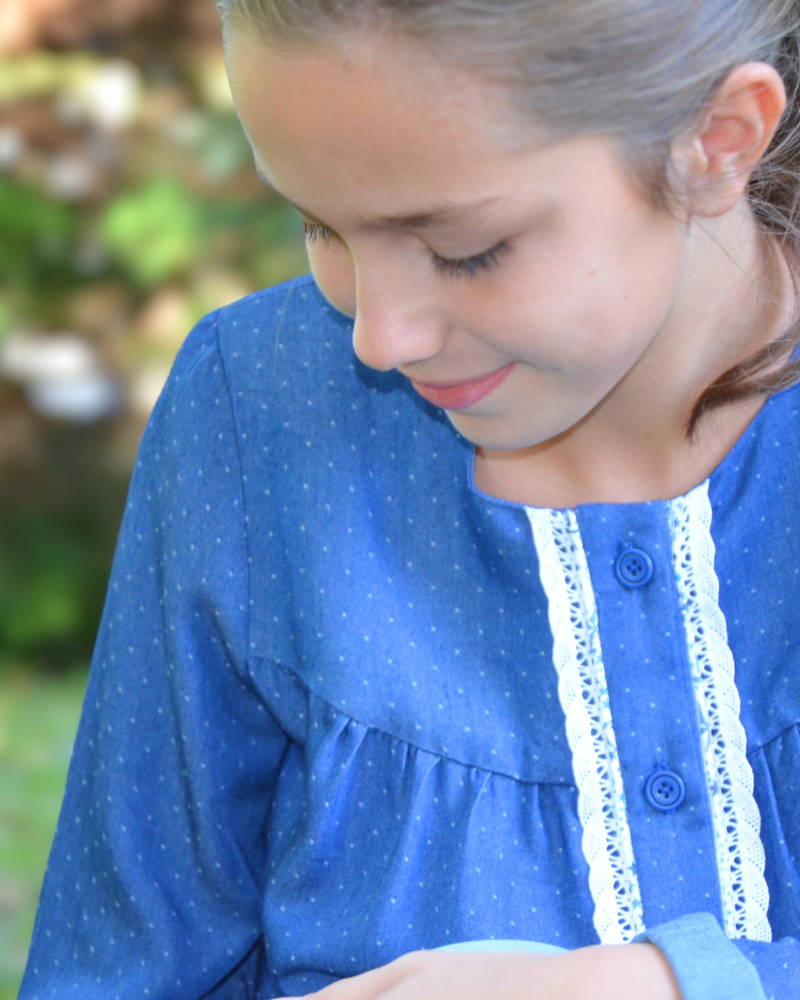 La Cordeline Tablier Écolier Enfant Bleu Jean – 100% Coton, 3 Poches, Broderies & Écusson Grenouille