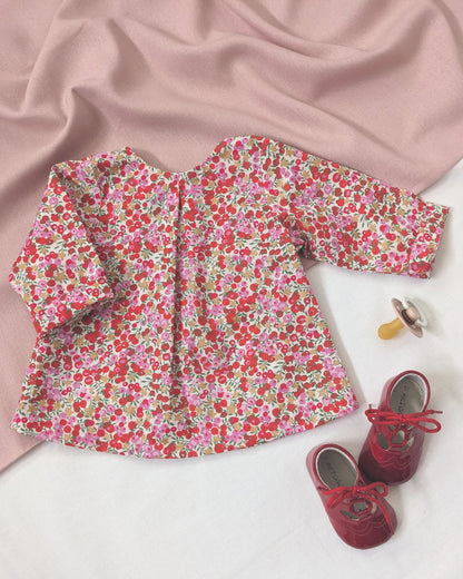 Patron couture robe Rakel en Liberty pour bébé, modèle élégant et confortable à coudre en PDF.