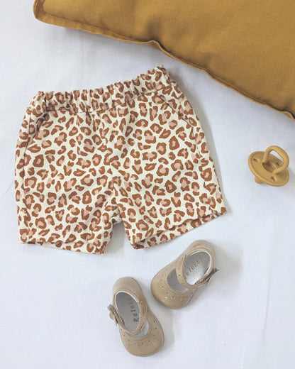 Patron couture short Elda pour bébé, modèle confortable et facile à coudre en PDF.