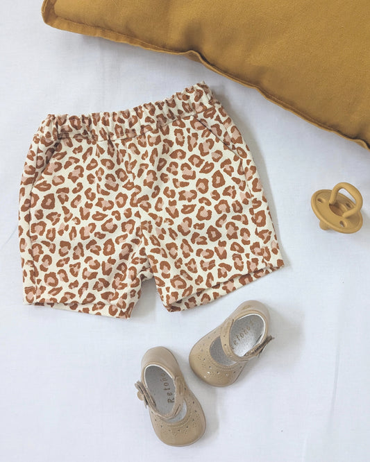 Patron couture short Elda pour bébé, modèle confortable et facile à coudre en PDF.